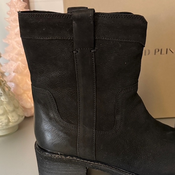 New Donald J. Pliner Black Heeled Boots Size 9 - Picture 4 of 9